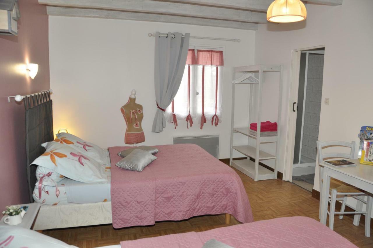 Bed and Breakfast Les Rouches Cormeray Exterior foto