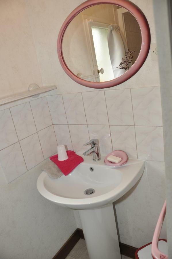 Bed and Breakfast Les Rouches Cormeray Exterior foto